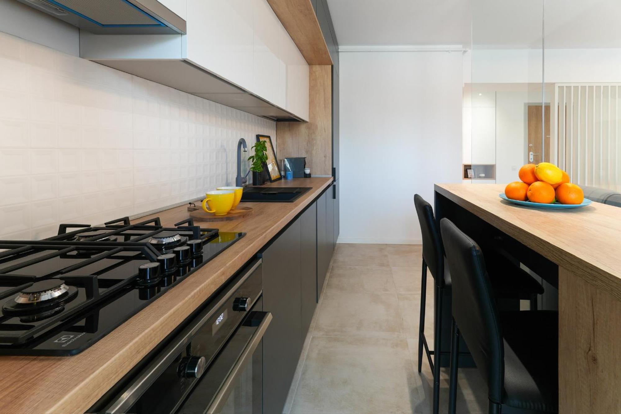 Sandra - Park-View Apt With Balcony & Parking Bukares Bagian luar foto