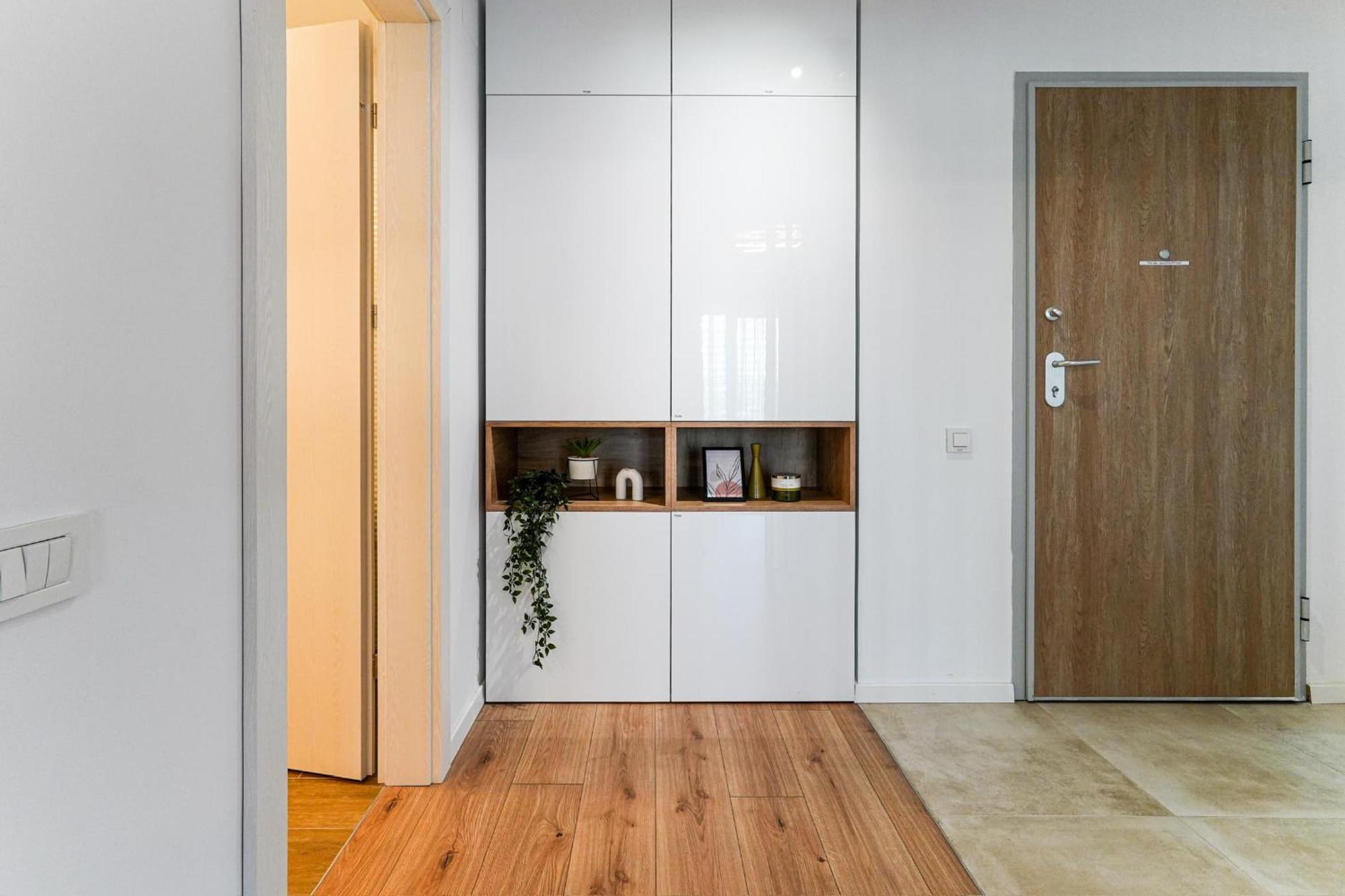 Sandra - Park-View Apt With Balcony & Parking Bukares Bagian luar foto