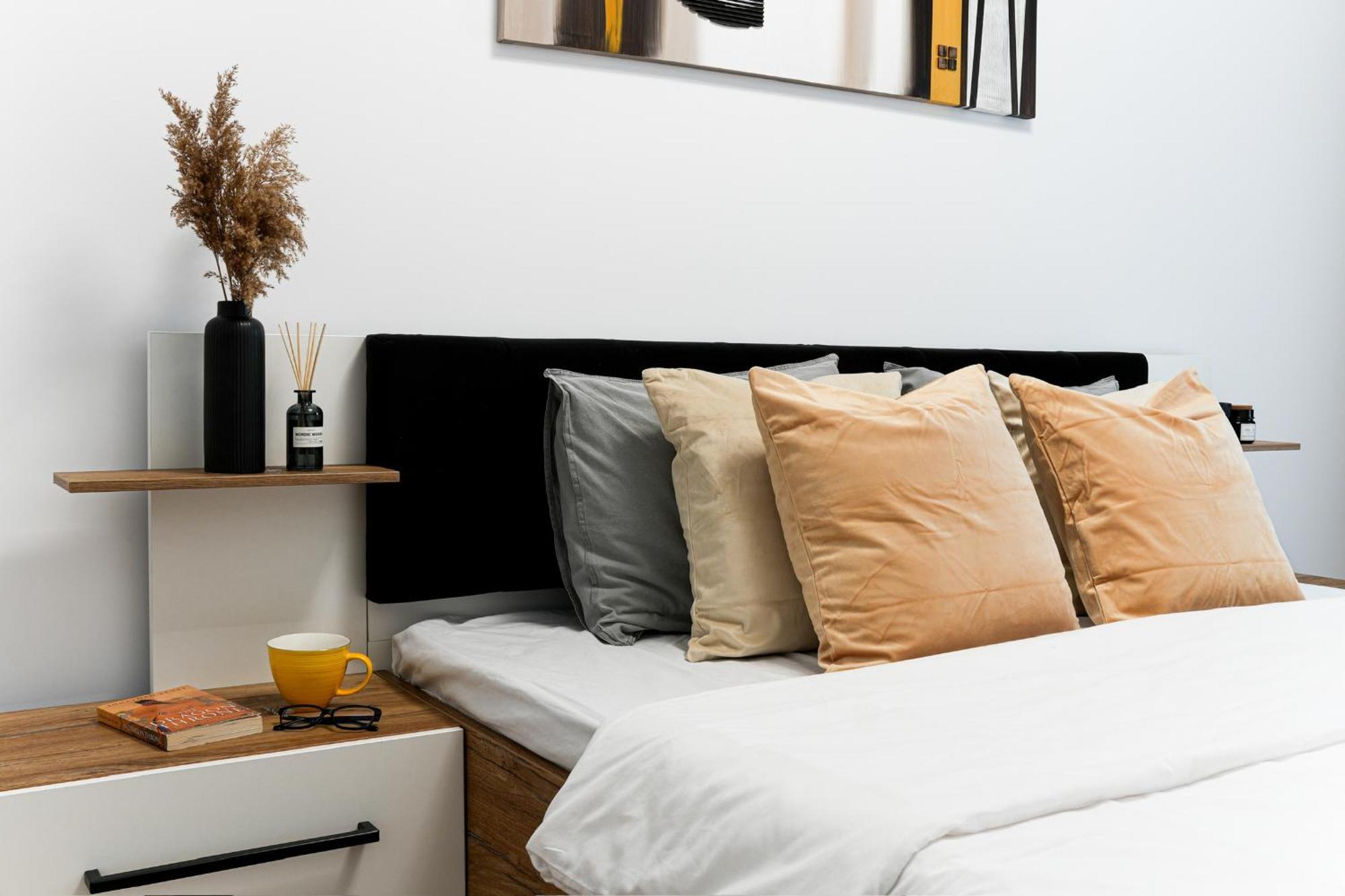 Sandra - Park-View Apt With Balcony & Parking Bukares Bagian luar foto