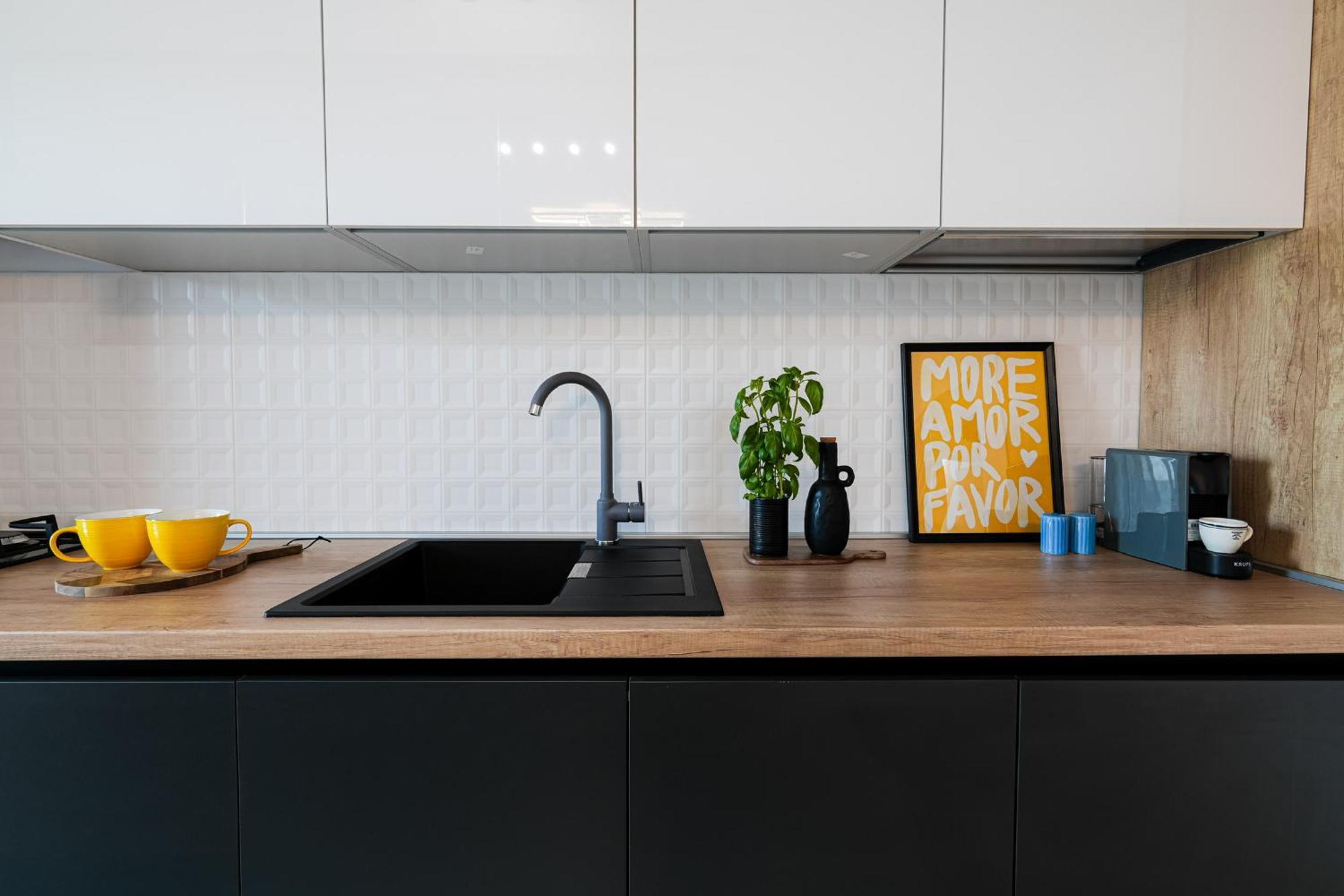 Sandra - Park-View Apt With Balcony & Parking Bukares Bagian luar foto
