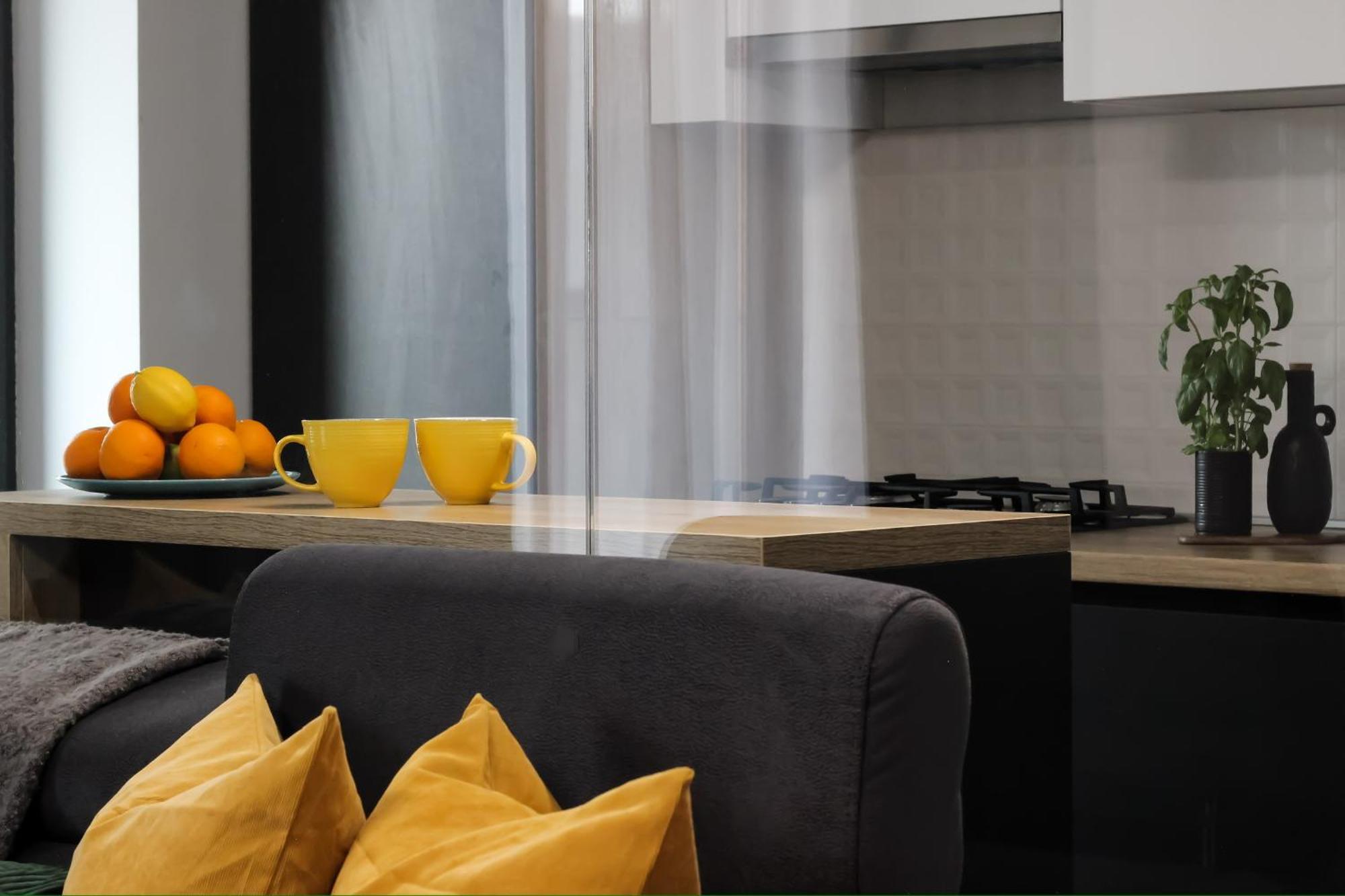 Sandra - Park-View Apt With Balcony & Parking Bukares Bagian luar foto